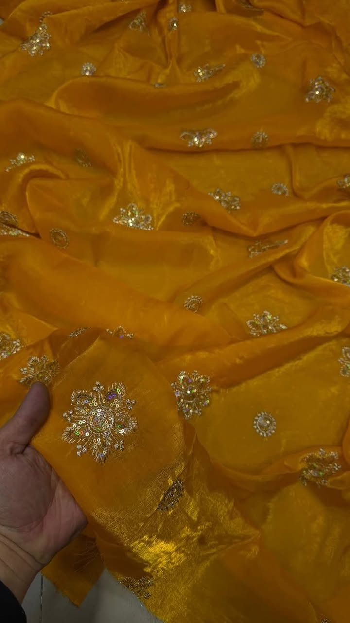 ئەرێ چی وکرد جلت هەرنەکڕی بۆ جەژن؟!
کورە خۆ هەر جەژن نیە بەتەنها بەهارونەورۆزیشە بیرت نەچێت😍
بەخوا خەیاتەکەشت وەعدی دنیای بەمشتەری یاوە دەزوو داوای کە بابۆو بدورێ هەر سەیر مەکە😍
نیە لەمانە نازدارتر 
وێنەکان بکەرەوەو لەنامە بۆم بنێرە بۆو ئەنێرم بۆ بەر دەرگای ماڵتان🥰🌸


**إذا كنت صاحب هذا الإعلان وتريد حذفه لأي سبب، رجاءا أرسل رسالة إلى الدعم الفني**