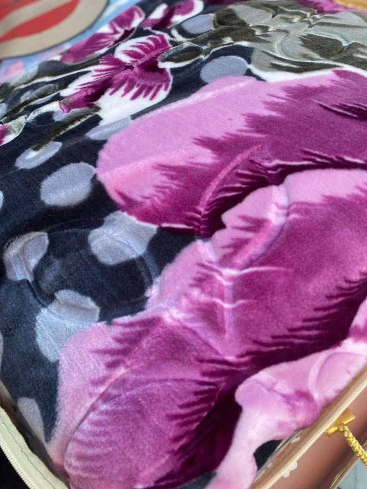 وصوووول 🤩🤩🎉🥰❤️‍🔥 بطانيات محفر نفرين بظاعه للعمر مضموووووووون تدفي على الظمان ابو دب بتشكيلاته الجديده 2026 💯💯👍 #بطانيات 
#رسام_للمفروشات_فخامة_واناقة_لاتنتهي_نهتم_بكل_التفاصيل 
متوفر نفر والفرين
....


**إذا كنت صاحب هذا الإعلان وتريد حذفه لأي سبب، رجاءا أرسل رسالة إلى الدعم الفني**