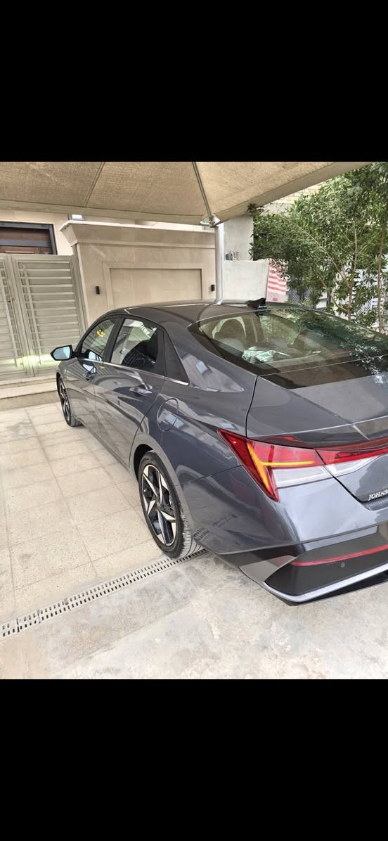 السلام عليكم النترا هايبرد لمتدد فول مواصفات
مواصفات👇
بصمه
فتحه 
جلد
تدفئه تبريد كشنات
ذاكره خزن مقاعد
دشبول شاشه متصل
نظام نقطه عمياء وحساسات خلفيه
هند بريك بصمه 
لايت ليد بلادي 
لد متصل بك لايت
ماشيه 24 الف ميل
السياره جاهزه من كولشي رقم بغداد بأسمي
حادثه فقط بارد بلصندوك الخلفي ودعاميه تبديل الباقي مكفول مسورده على ايدي
السعر  175 مجال بسيط 
للاستسفار ***********
