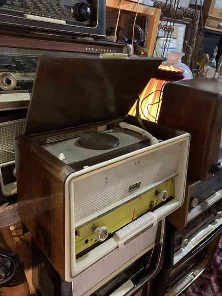 وجبة للراديوات للبيع شلع  
راديو واحد بدون بدون fm
الباقي fm
 ابيعهم شلع 
عارضة السينماء لوك 
سليمانية ***********
