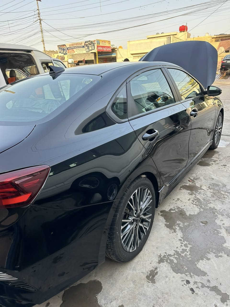 السلام عليكم كيا فورتي 2024 جيتي لاين حادثهة فقط باب السايق بدون دواخل السيارة جديدة رقم اربيل السيارة بسمي تحويل ثاني يوم مكان السيارة مشتل معروضة 165وبيهة مجال رقم الهاتف ***********
