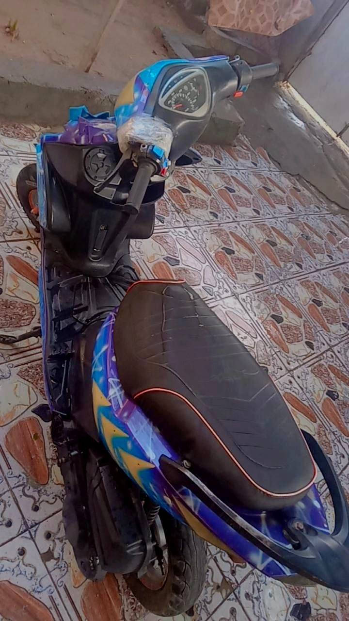 السلام عليكم للبيع مضلع صيني لدراجه متروكه مطرت الدنيه وطفت وعفته أبيع على حطته طافيه مكفوله من البوكه السعر 200 وبيهة محال المكان الكرنه للستفسار *********** البصرة, العراق
