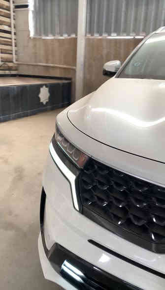 السلام عليكم للبيع  سورنتوا 2023  مكفوله كفاله عامه ماعدا مكانين بارد 
رقم بغداد 
مواصفات 
محرك V6 
بصمة ابواب + بصمة تشغيل + تشغيل عن بعد
كير ماوس + شفتات بالستيرن
لايت زنون 4 عدسات + بروجكتر 
اضاءة الخلفية LED بالكامل + LED نهاري ابيض
ويل كب قياس 19 انش كروم 
هاند بريك بصمة + Auto Hold + مانع انحدار 
مانع انزلاق 
حساسات امامية وخلفية  
الكراسي كهرباء 
جنطة كهرباء  
تحكمات ستيرن + مثبت سرعة 
اشارات مرايا + مري شفط + مري كهرباء 
شاشة + كامرة خلفية دوارة
وضعيات قيادة ( اعتيادي - ذكي - اقتصادي - رياضي  )
3 قطع تبريد  
٧ راكب
ماشيه65 الف حقيقي 
للاستفسار الاتصال ع الرقم. ***********
السعر$ 292 وبيه مجال
