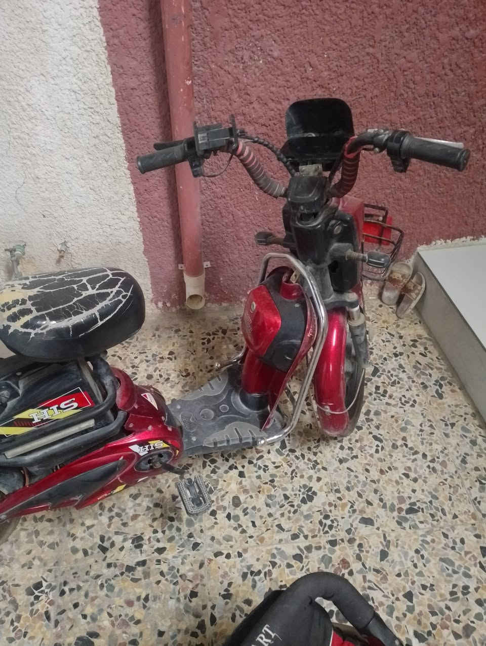 دراجه شحن HISالبيع سرعه 99سعر 300بيهه مجال بسيط في المحموديه قرب للمدرسه الياقوت رقم الهاتف ***********او***********
