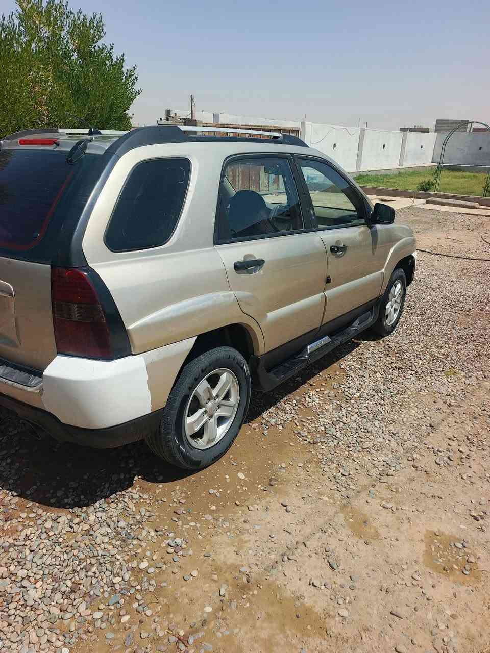 السلام عليكم للبيع كيا سبورتاج ادوات موديل 8 محرك وكير وصدر شرط وتبريد مايشتغل السعر41وبيه مجال ***********
