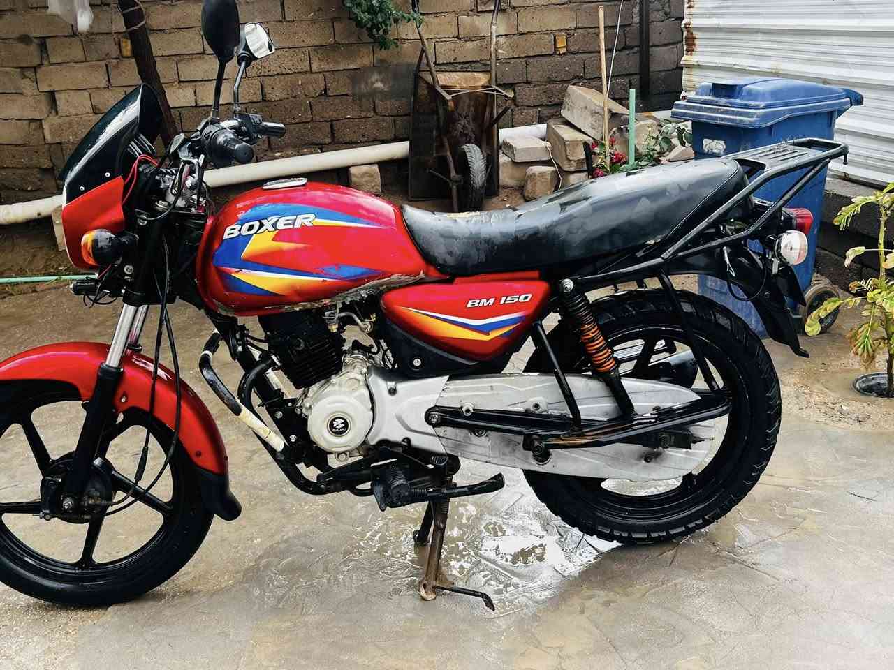 السلام عليكم دراجه هنديه بوكسر 2020 رقم باقي فقط استلام اللوحات الكهربائيات كلها شغاله السعر 1500 وبيها مجال قليل ***********
