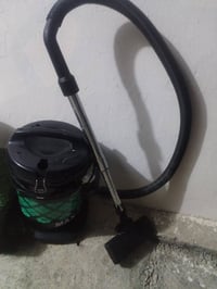 غراض للبيع • سعر لكل • مكنسة كهربائية