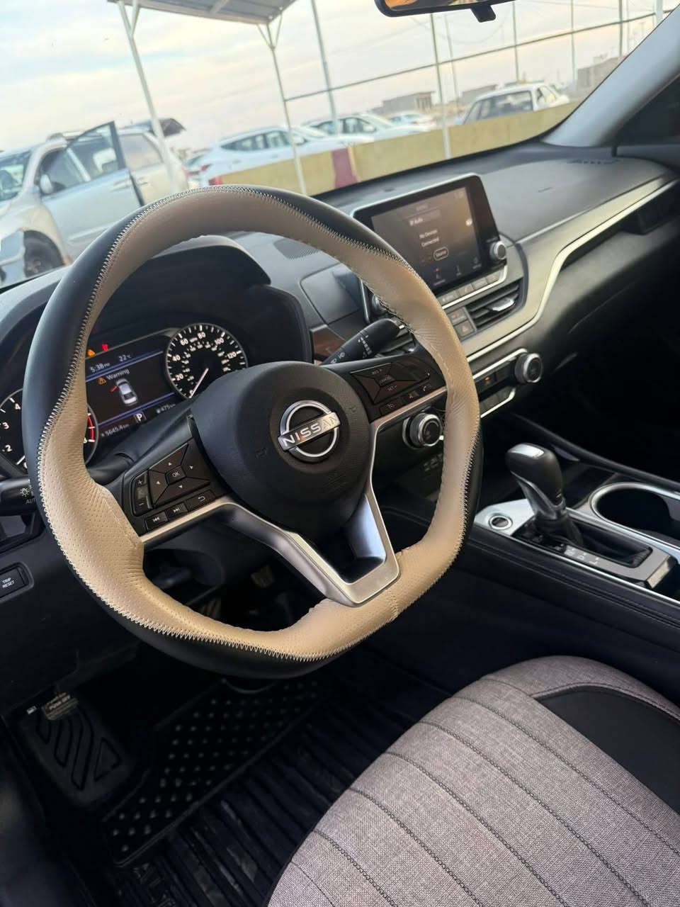 نيسان التما 2023 (الشكل الجديد)
الفئة sv 
سعة المحرك 2500
وارد امريكي 
حادث جانبي 
بجم كبس شرط 
رقم السيارة بغداد بأسمي 

المواصفات:
• بصمه تشغيل
,بصمة أبواب 
، تشغيل عن بعد 
•شاشه 
•كامره  خلفية 
•تحديد مسار 
•رادار امامي
•رادار خلفي للوقوف المفاجئ 
، رادار جانبي 
• تحكم ستيرن
•مثبت سرعه
• بلوتوث  
•حجر بيئه بلادي
   
  🛑 السعر 158 وبيها مجال  

للأستفسار اتصل ***********
