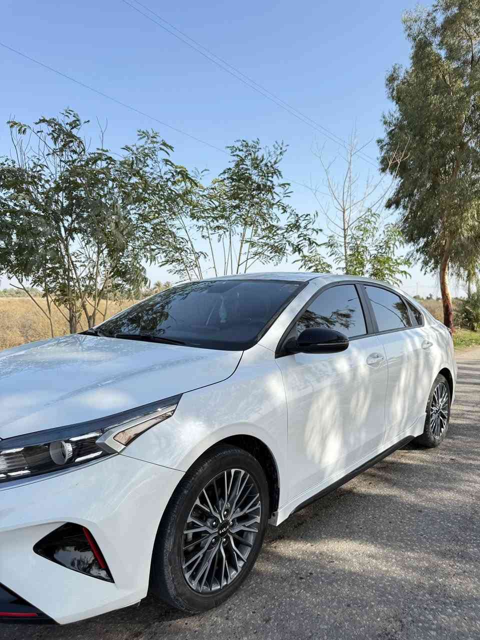 فورتي جيتي لاين مواصفات 
مديل 2024
فقط جاملغ وبنيد مبدل 
3 انضمة قيادة
اوتو هولد 
هند بربك بصمة
رادار امامي خلفي 
رادار جانبي 
توقف ذاتي 
السعر 148 
تفاصيل اكثر على الخاص 
او رقم الهاتف
‏‭0771 336 3390‬
