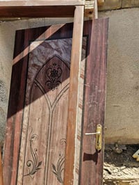 ابواب عدد ٤ قياس مترتين  مع جراجيب مستخدمات للبيع وباب رئيسي سعر الباب...