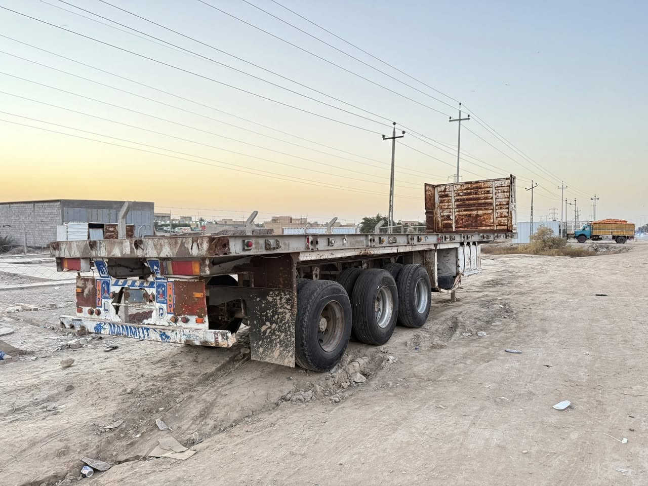 سلام عليكم
عربانه لبيع فلات تخم تاير شاصي مكفول 16 هوا بريك نشره جاهزه  مكان السماوه لاستفسار ***********
