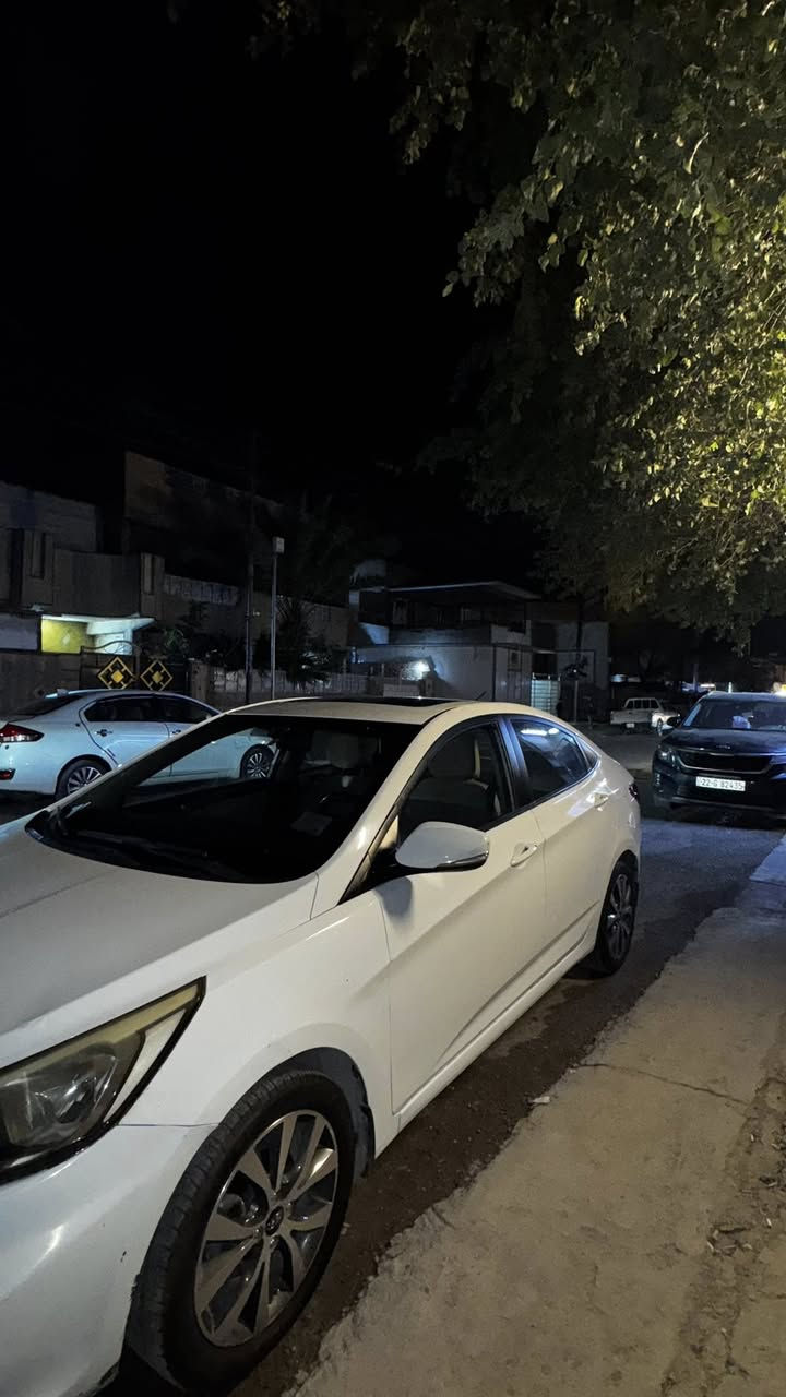 السلام عليكم اكسنت 2015 خليجي بدون صبغ  مكينة 1600 دوش السيارة ماشية 124 حقيقي  السيارة تحكمات ستيرن ، اشاير بالمري  ، تخم تاير جديد ،   سبيير ، عدتها كاملة من جك .... السيارة باسمي تحويل ثاني يوم رقم بغداد السونار موجود شامل كل شي من محرك وكير كفالة مكاني بغداد البياع
سعرها 105 ورقه وبيها مجال
للاستفسار الاتصال على الرقم / ***********
