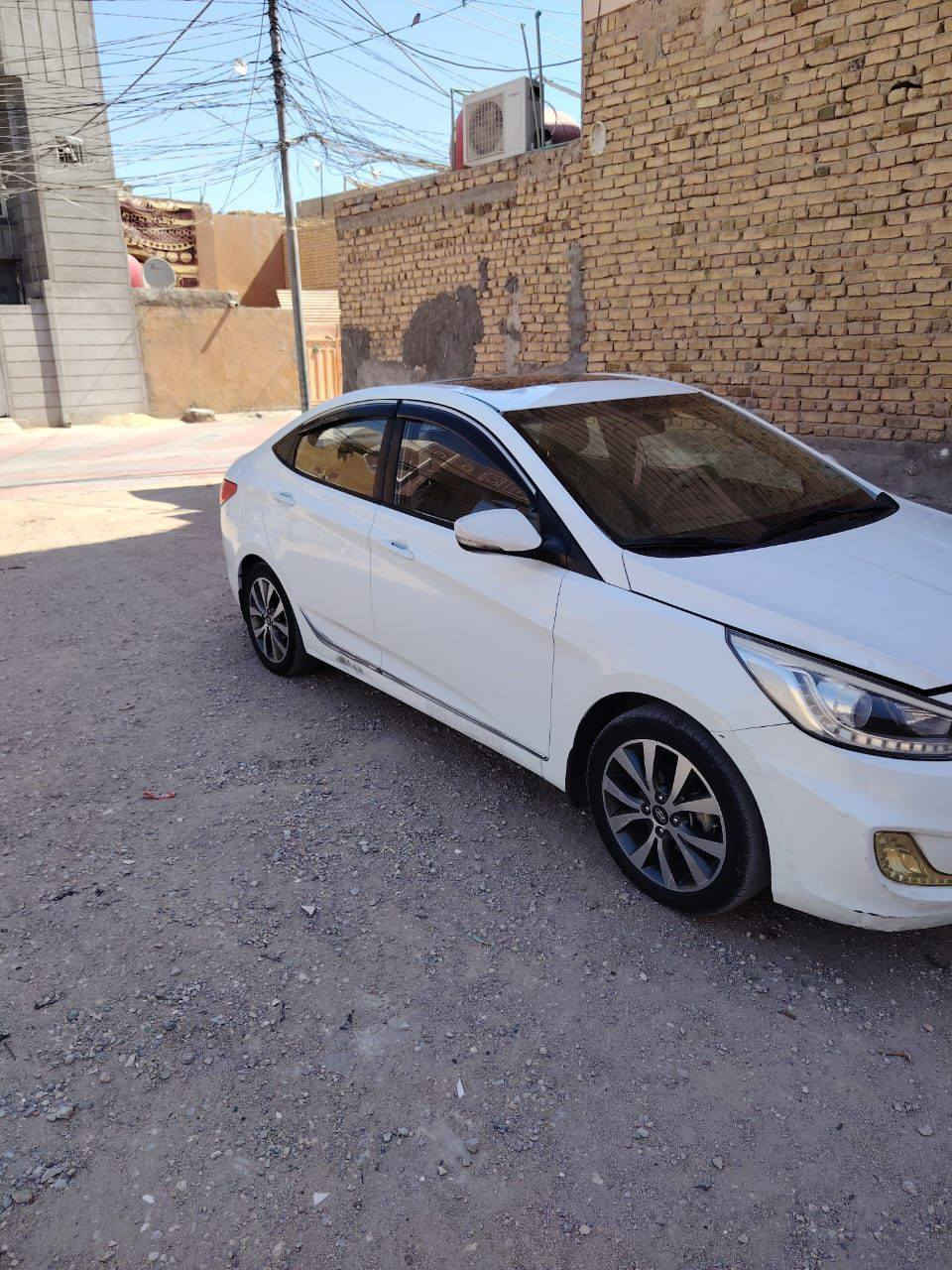 سلام عليكم للبيع اكسنت مديل٢٠١٧ خليجي تحويل ثاني يوم سياره بارد فقط بل جاملغ الخلفي  كفاله عامه سياره جاهزه للخير وجديده كلش كهربائيات كله شغاله مكينه وكير شرط كفاله عامه تصل ***********
