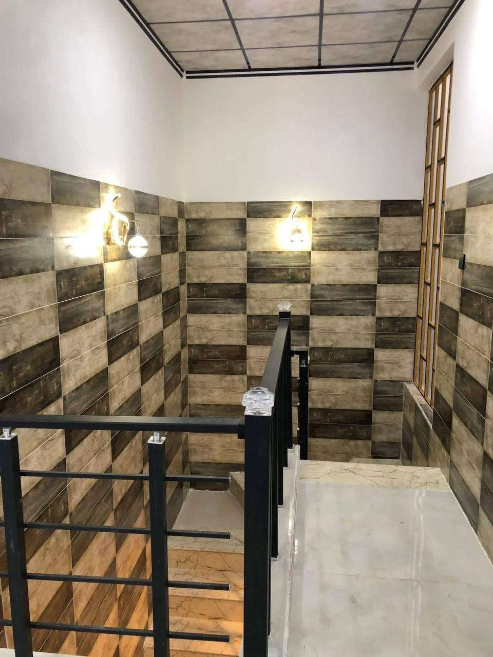 بيت 🏠 للبيع في حي البكر قرب جامع شهيد مجول
بناء فول حديث 2025 سند طابو الزهور 
مساحه البيت 150 متر واجها 10 متر 

بيت Vip 

نظام كاميرات 🎥 

نظام سبالت 

نظام دشات 

نظام دكتات 

نظام انترنت 🛜 

نظام غسالات 

يحتوي البيت ع استقبال وهول وغرفتين نوم 🛌 ومطبخ وصحيات ومناور وكراج سيارة 🚘 

طابق الثاني هول و4غرف نوم 🛌 وصحيات ومناور وبلكون وسطح ناصي وعالي 

للاستفسار عن سعر البيت الاتصال ع الرقم 

***********
