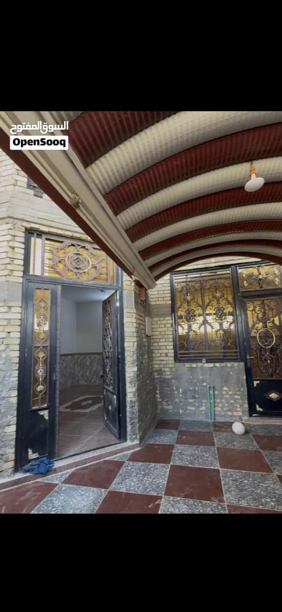 ⁨	بيت للايجار بحي القضاة ع شارع عام
الموقع مقابل شارع عريض وخدمات 
المساحة ١٥٠ 
يحتوي ٤ غرف منام
البيت نظيف ومرتب 
السعر مليون و١٥٠ الف
للاستفسار *********** 
او زيارة موقعنا بحي المهندسين شارع محطة الخليج العربي مكتب عقارات الشارقة 
#استثمار_تجاري #حي_القضاة #حي_المهندسين #القبلة #بيت_للايجار⁩
