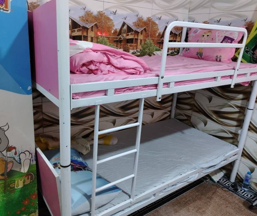 السلام عليكم جرباية طابقين ومكناسة كهربائية جديدة وبايسكل الاستفسرار عل هذا الرقم ***********
