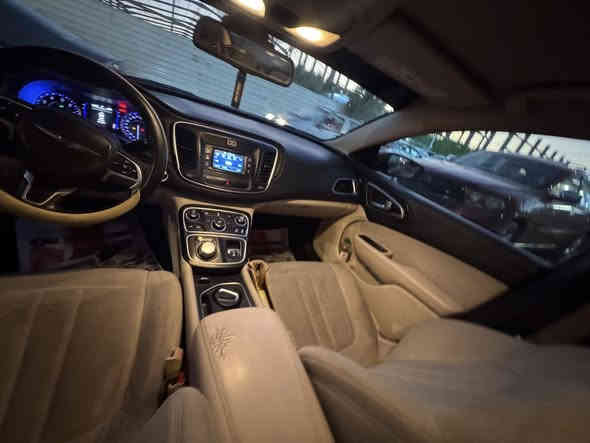 السلام عليكم سي200 للبيع مديل 2015 السياره بدون حادث بدون ايرباك حادثها تخريب فقط السياره جاهزه صدر امامي خلفي منضومه زنون اصلي كير مكينه مكفوله السياره رقم اربيل باسمي السعر 100 ورقه وبيها مجال مكاني بغداد للاستفسار ***********
