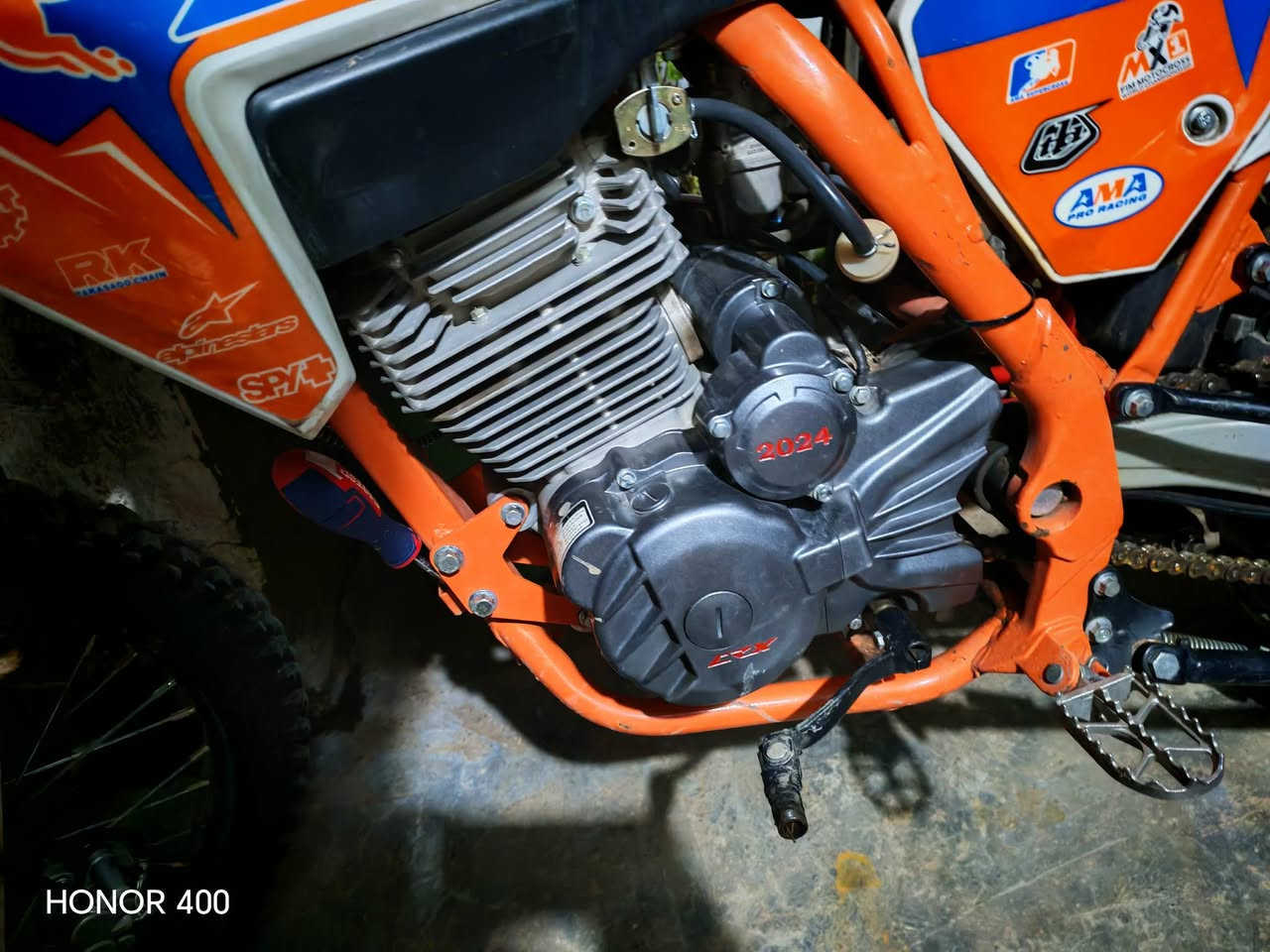 ئەم گوڵە بۆفرۆشتن نرخ ۷گەڵاو نیو مەعمەلەیە کەم مۆدیلی۲۰۲٤ مەکینە ۳۰۰کەپس شوێن سەیسایەق ***********
