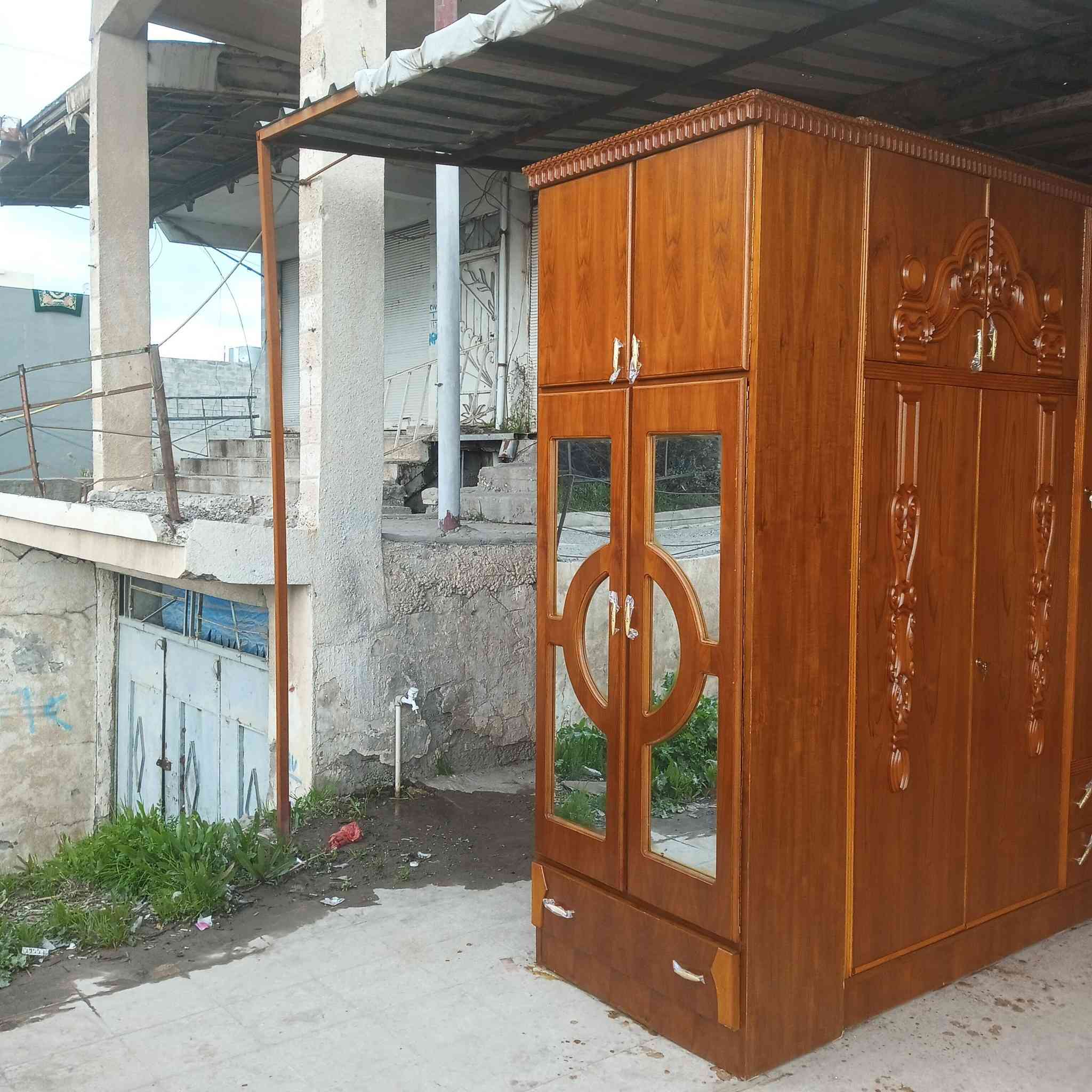 غرفه ملحق 5ابواب السعر 625بيهامجال***********
