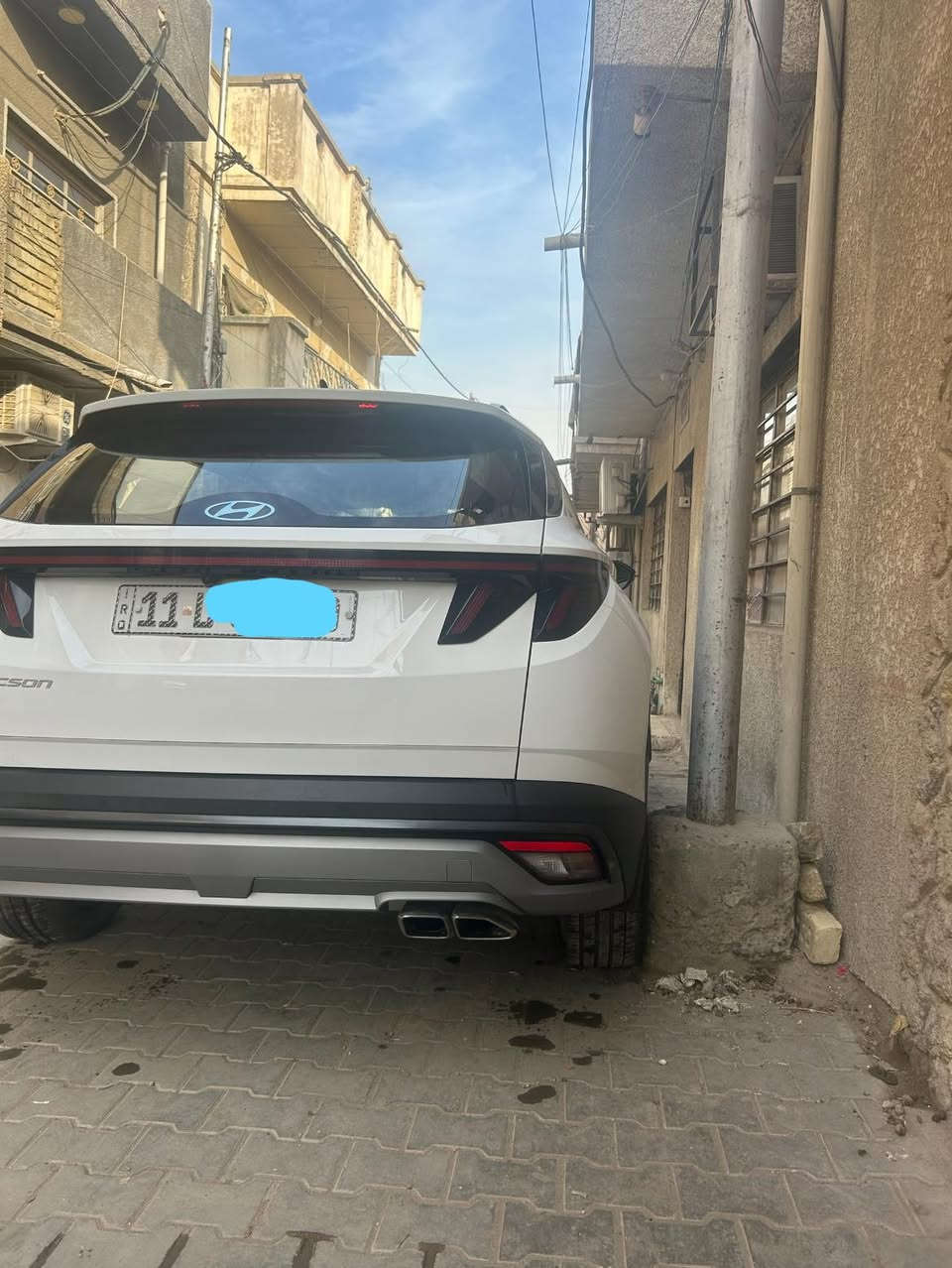 السلام عليكم توكسان موديل25 
 خليجيه ماشيه33 الف
فول موصفات عده البونراما السياره جديده 
رقم بغداد بسمي السعر 231 وبيه مجال جداً بسيط
العنوان بغداد المنصور قرب ساحة القاء 
رقمي*********** واتساب
