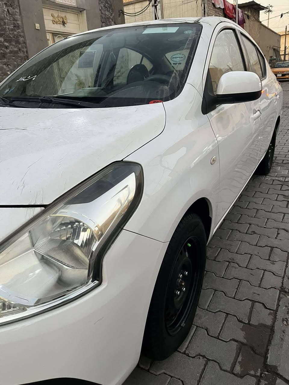 السلام عليكم نيسان سني هندي رقم سليمانيه انكليزي بسمي سنويه مامنتهيه تحويل كفاله تريد وكاله ليعجبك  بليته زركه موديل 2016 كير عادي السياره مكينه كفاله عامه السياره جاهزه على اخر حبايه اي نقص مابيه جام امامي كهرباء شباج امامي نيكل يدات نيكل سبايدر خلفي بلوجكترات سياره مدوشمه عام كاعيه وتنته وكشنات وصندوق وارضيات سفريات تخم تاير ويل جدد مال 23 شاشه وكامره خلفيه سياره ضربته فقط جاملغ خلفي والباقي كفاله مكاني بغداد الجديده رقم *********** سعر 100$ وبيه مجال قليل ليجي ماقصر وياه رجأ ليشوفه غاليه خل يعبر المنشور ..
