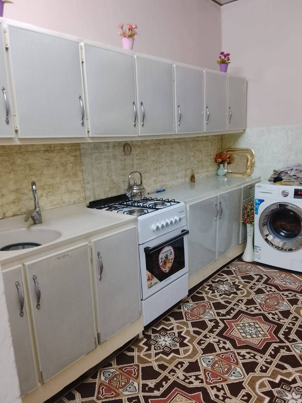 ...﷽ ...
خانوو بۆ فرۆشتن
ڕووبەری ٦٥مەترە 
نونیشان /حمەی کەریم ( سیروان نزیک مزگەوتی ابوبکری صدیق ) .
لە دوو ژوور و متبخ و حمام و wc  لەگەڵ ڕوورێک لەسەرەوە و حەوشەیەکی بچووک پێک هاتووە .
نرخی گونجاوە 190وەرەقەو کەمێ مەجال .
-------------------------
بۆ زانینی نرخ و زانیاری زیاتر یوەندی بکەن بەم ژمارەیەوە .
📠  ***********
،،،،،،،،،،،،،،،،،،٫٫٫٫٫٫٫٫٫٫٫٫٫٫٫،،،،،،،،،،،،،،
👈هەر بەڕێزێک خانوو شووقە و زەوی و باخی هەیە و ئەیفرۆشێت چەند وێنەیەکی بنێرە بۆمان پۆستی دەکەین بێبەرام بەر .
نوسینگەی هاوکار👇
📠 ***********
