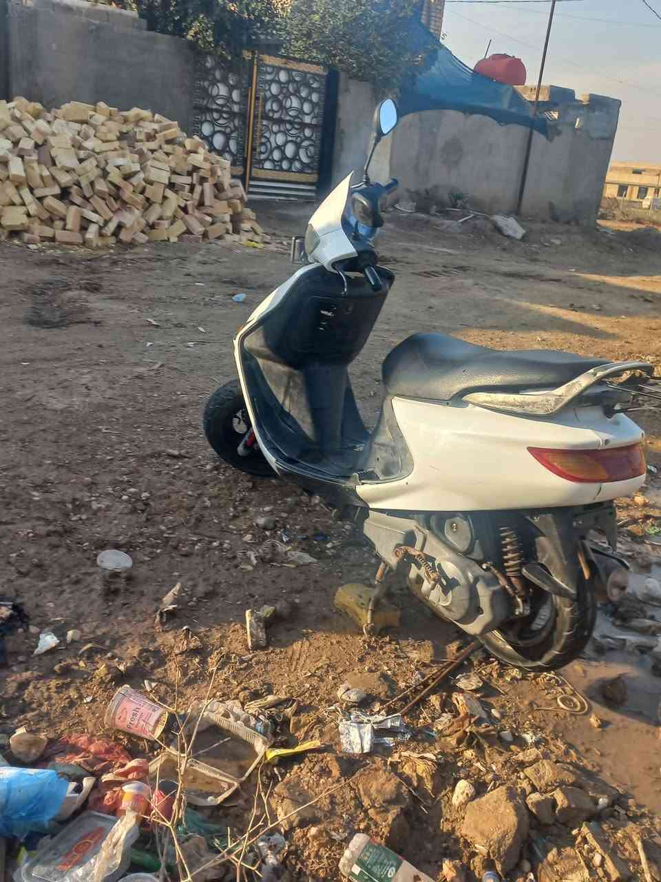 السلام عليكم دراجه فراشه حاويه مكفواله من كلشي محرك ما مفتوحه لشراي يدلل ***********
