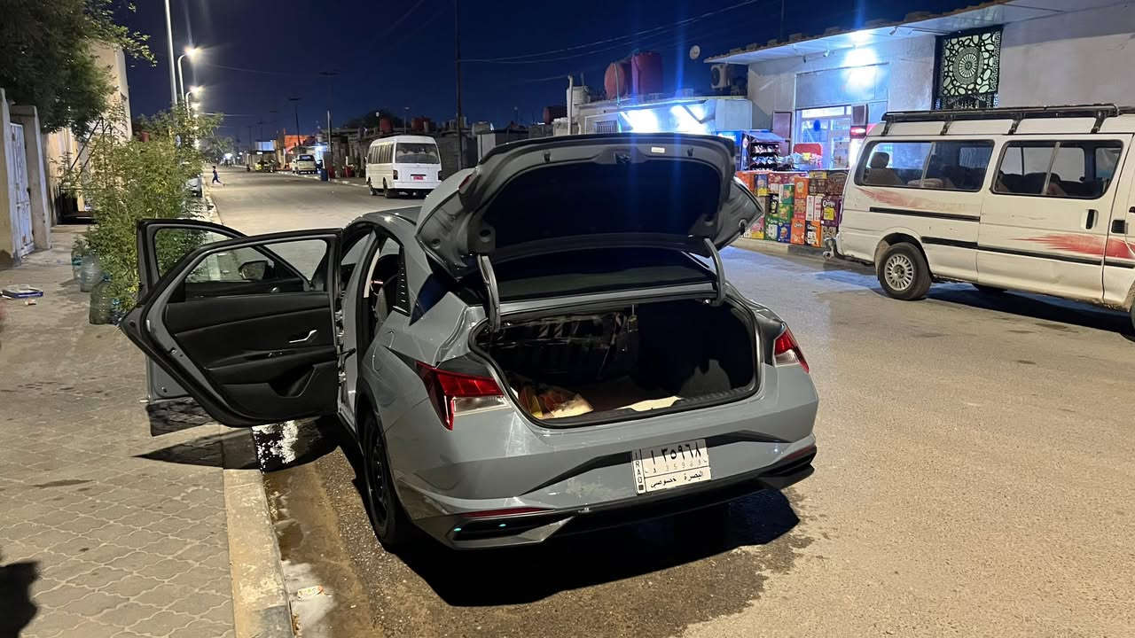 السلام عليكم النترا للبيع مديل 2021 وارد امريكي لون اسمنتي محرك 2000دوش  معوقين المعوق بنيه من البصره بعد سنه وتصبح حره 
السياره  بيها باب عكس السايق مبدل الامامي وصبغ جاملغ خلفي  بامريكا  و البنيد مفتوح  السعر 137وبيها مجال مكان بصره زبير مربد جديد
للاتصال ع رقم ***********
مكلف بلنشر انا
