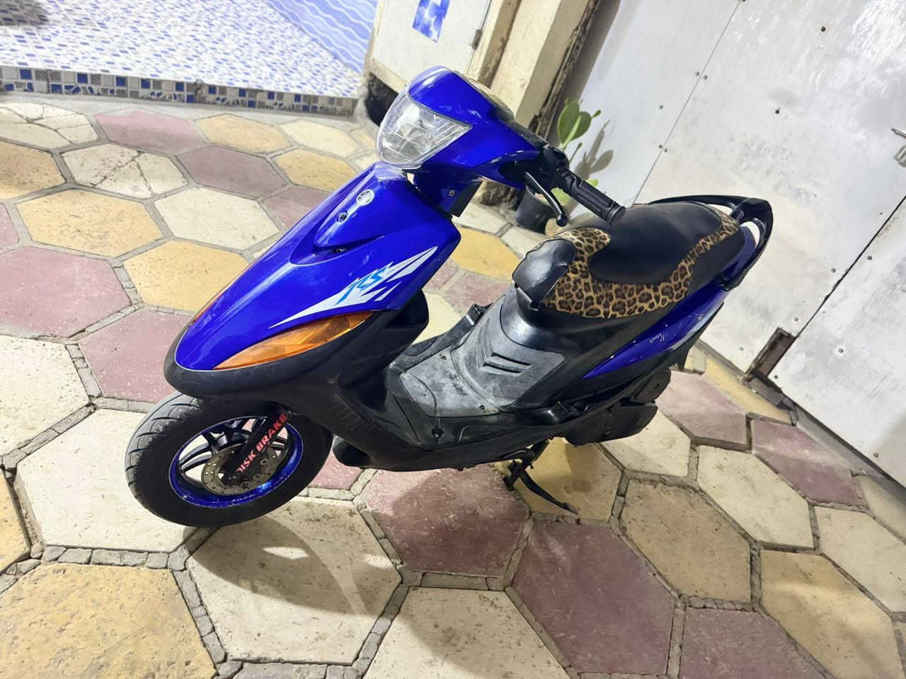 السلام عليكم دراجه ماكس عدله جاهزه 
كهربائياات شغاله سلف  سكنات بكلايت
مكيننه 50 خرسه 
تايرات جدد + قفل جنطه 
 دبل خلفي رياضي 
 لا تدخين ولا نضوح 
عنواني ناصريه مركز
للاستفسار على هذا الرقم : ***********
السعر خاص ......
