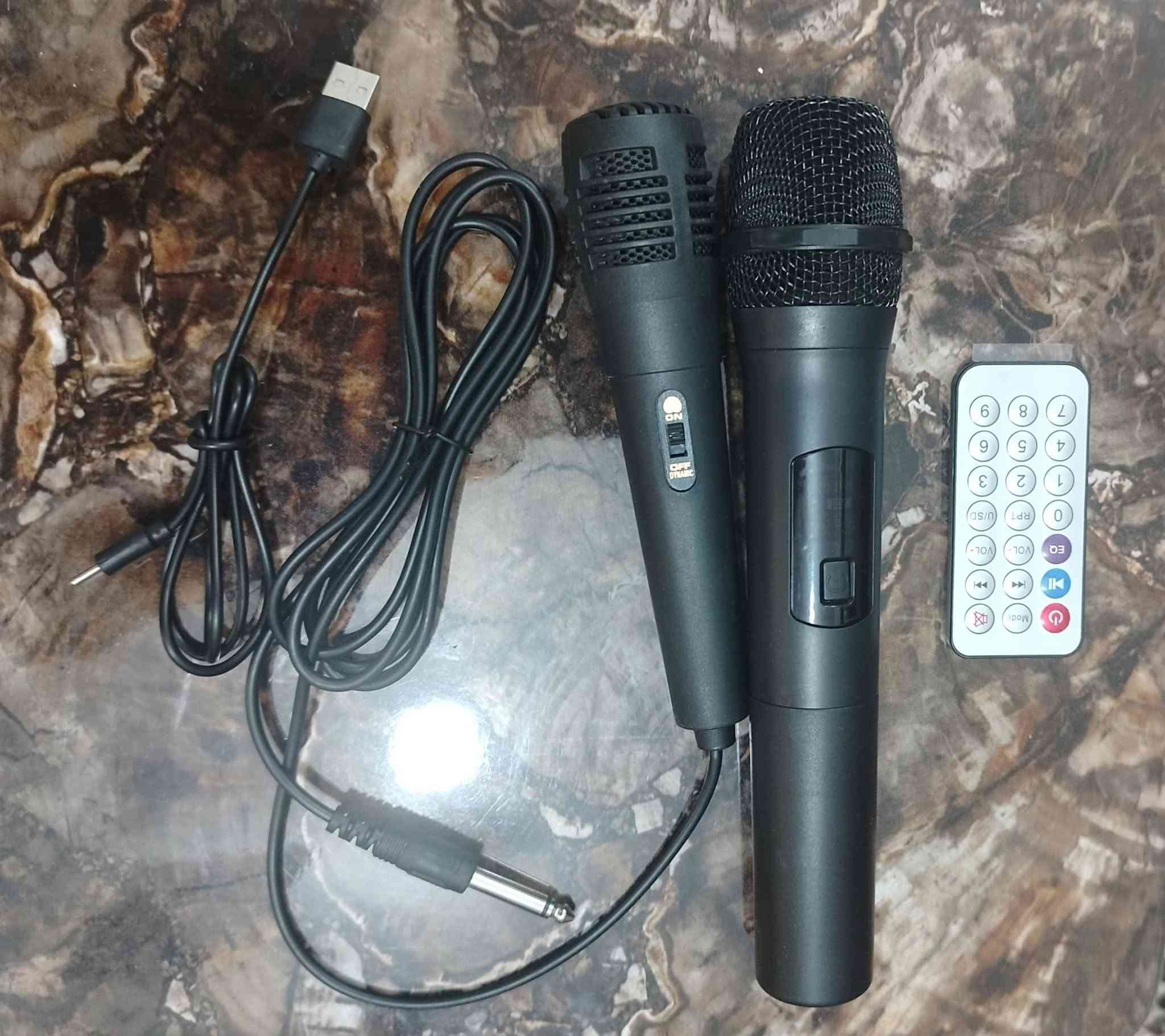 سلام عليكم سماعه مال مواكب للبيع صوتها كلش عالي وياها ريمونت تحكم عن بعد ومايكات عدد 2 و واير شحن
مكاني بغداد الحريه سعرها 35 للإستفسار ***********.
