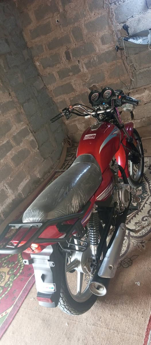 دايون احمر فوول نضافه واحد عله واحد مابيها كل نغص نكره سلف مكينه خرسه شلعه تشك الكاع صالنه مفلتره سعر 600وبي مجال مكان مفرك الرجيبه رقم ***********
