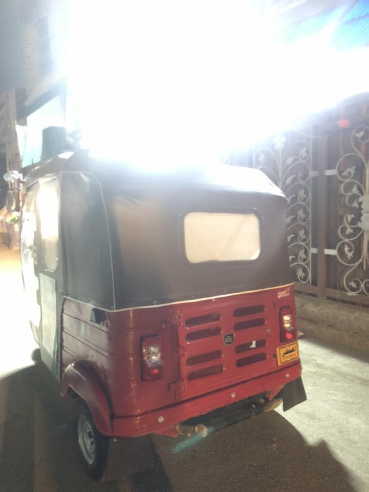 سلام عليكم 
تكتك للبيع 
موديل 2018 
صبغ نفس لون التكتك عام
اوراق كامله 
بدون رقم 
4،300 مجال بسيط 
الرقم *********** 
متوفر واتساب فقط
