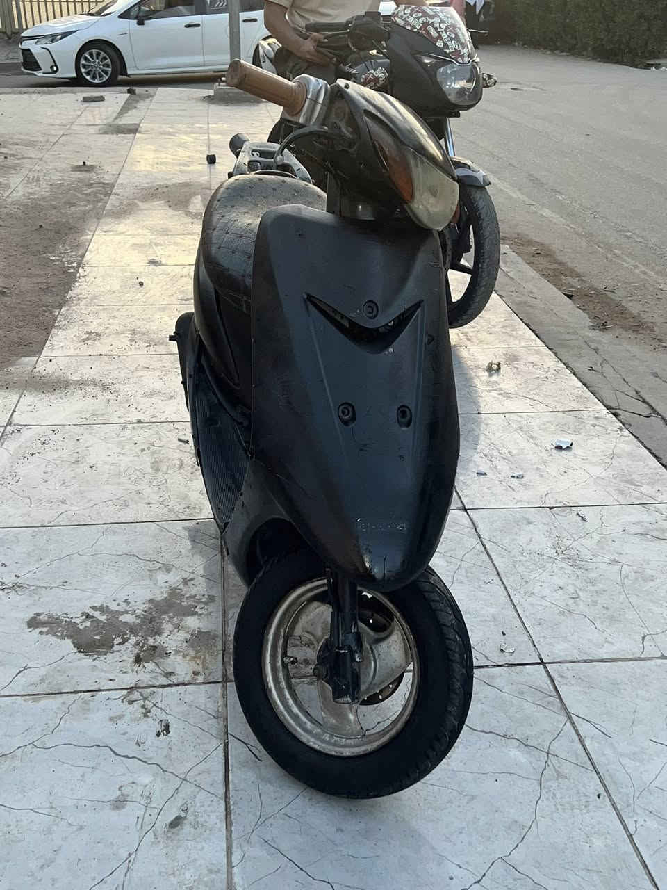 سلام عليكم
دراجه 60 للبيع 
اروح بيها للدوام راجع 
دراجه شغاله يرادلها شويه ترتيب 
سلف شغال هندر شغال 
مكان الدوره شارع 60 
السعر 175 
الرقم ***********
