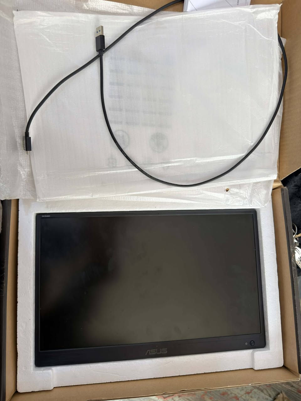 📺 للبيع شاشة محمولة لمس (Touch) – 14 إنج
🔹 شاشة محمولة قياس 14 إنج
🔹 تدعم اللمس 100%
🔹 مناسبة للـ لابتوب – الموبايل – البلايستيشن
🔹 خفيفة وسهلة الحمل
🔹 جديده بالباكيت ما مفتوحه نهائيا فتحتها فقط لغرض تصوريها 
📦 بدون نظام (شاشة فقط مو تابلت)
🔌 تحتاج جهاز يدعم إخراج شاشة
💰 السعر: اعلى سعر ابيع
📍 المكان: يوجود توصيل لكافة مناطق العراق
📞 للتواصل:  ***********
