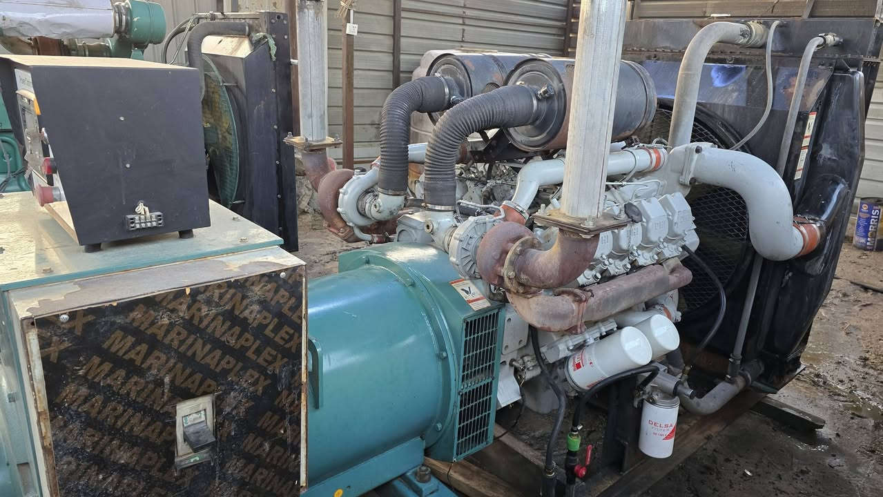 مولد دايو ٨ سلندر اوربي مولدة اصل مشتغله خمسة اشهر  دبل شوته راس توليد 500 kv   شرط برغي مامفتوح بيه وشرط الحمل...السعر 140 ورقه ومجال بسيط العنوان بابل ***********
