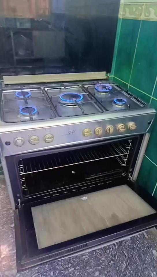 طباخ مصري نضيف كلش مابي ضرر ب٢٥٠ وبي مجال شراي المكان حي العامل


**إذا كنت صاحب هذا الإعلان وتريد حذفه لأي سبب، رجاءا أرسل رسالة إلى الدعم الفني**