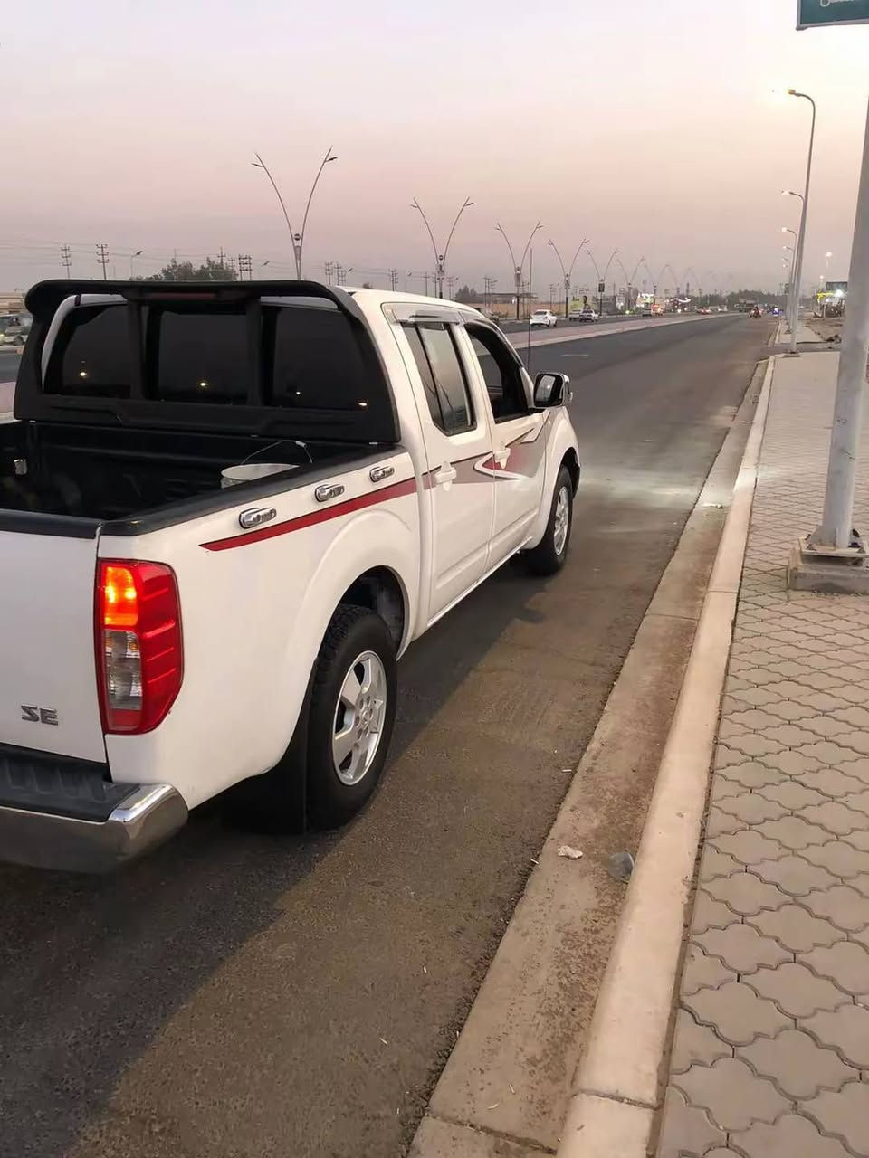 سلام عليكم للبيع نيفاره 2012كفاله من الفتح وتبديل وضربه وصبغ تبريد شغال تخم تاير تريد تحويل تريد وكاله مكان بصره زبيرسعر105وبيها مجال رقم ***********
