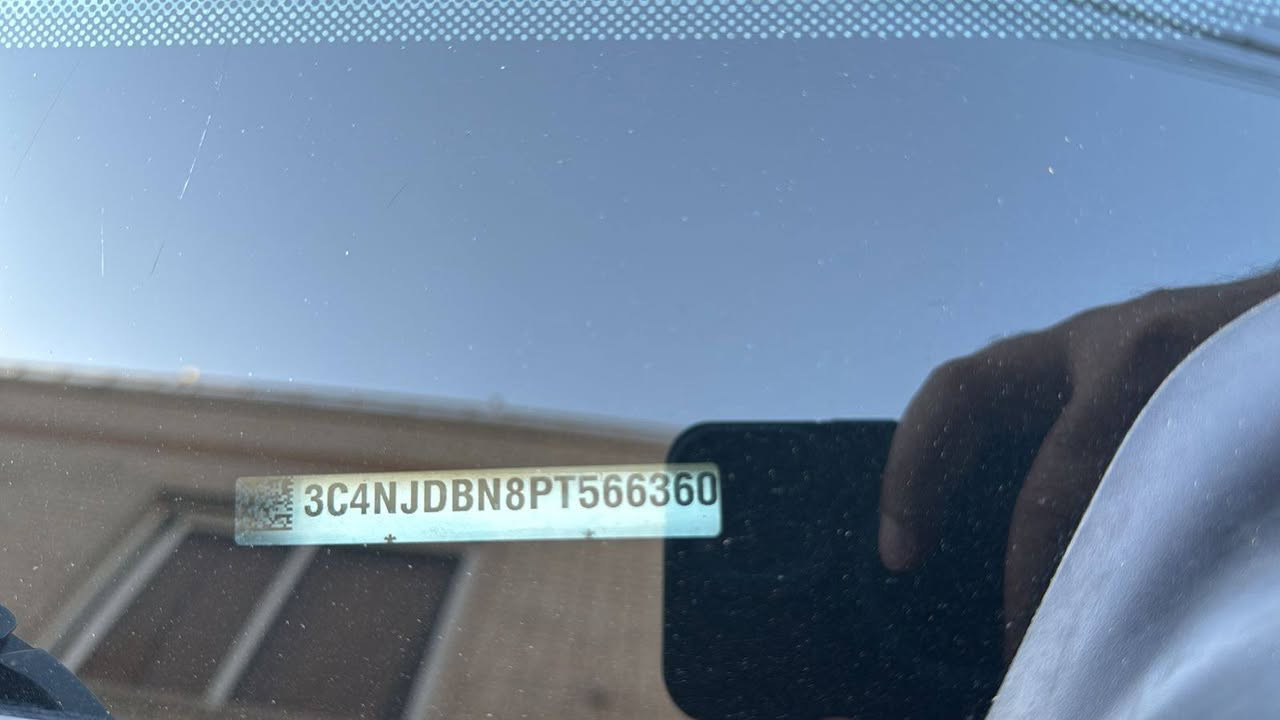 JEEP COMPASS 2023 4×4 
Model. 2023
جێب کۆمپاس دەبل اکسل
بێ سبوغ 
بێ لێدران 
ڕەقەم سەنەوی نوێ 
تەنها ٢٤٠٠٠ ڕۆیشتوە 
نرخی 160وەرەقە کەمێك معامەلە 
شوێن .هەولێر 
ژمارەی مۆبایل 
*********** کۆڕەك واتس اب أربيل, العراق
