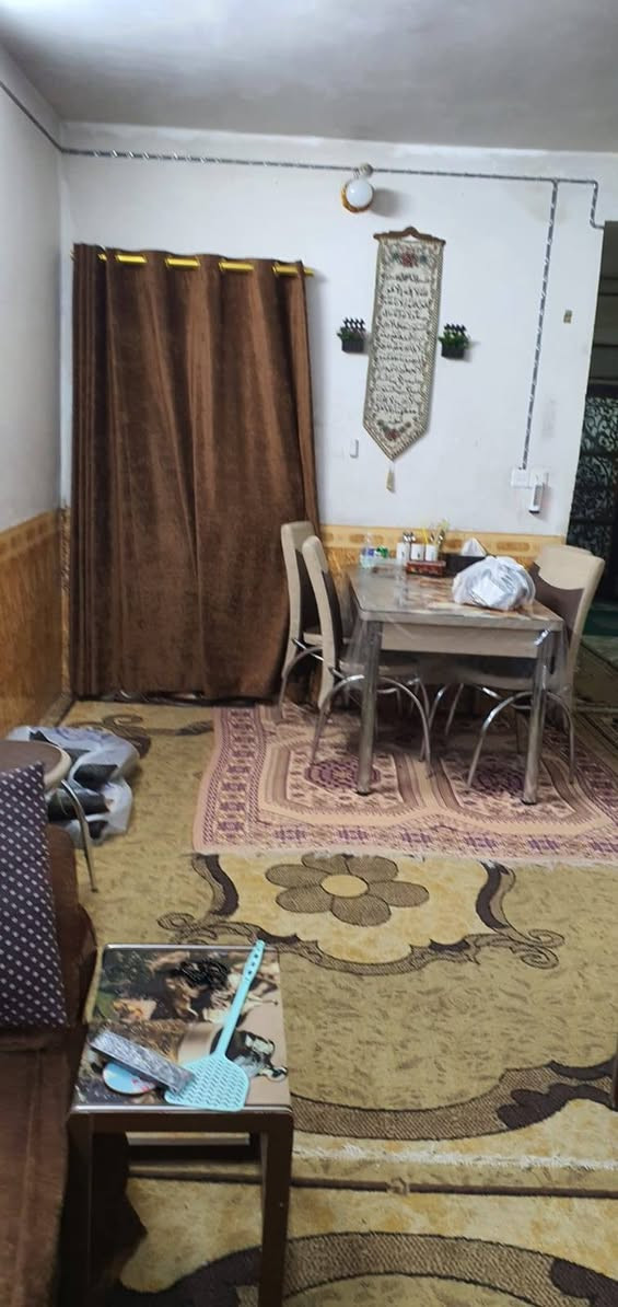 للبيع بيت بسعر قطعة ارض مناسب:
-الموقع: النجف الاشرف - حي الجامعة - منطقة 28 الف
-المساحة: ١٠٠م واجهة ٥م نزال ٢٠م
-الشارع بعرض ١٠م
-البيت طابقين يتكون من ٣ غرف نوم وصالتين واستقبال ومطبخ ومجموعة صحيات داخلية وخارجية
-سنة بناء ٢٠٠٨ شيلمان نظيف قابل للسكن

-لمعرفة السعر علق ب ' تم' يصل لك

-لمعرفة بقية التفاصيل تواصل خاص او واتساب او فايبر ***********
