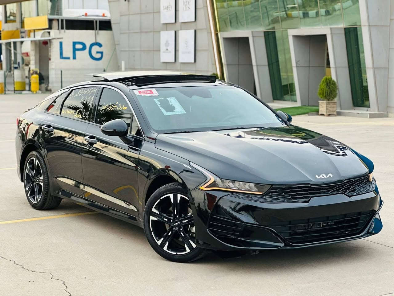 كيا K5 للبيع
موديل2023
رقم اربيل بأسمي سنويه جديد شرط التحويل
محرك وكير على وضع الشركه
مواصفات معروفه وماشيه 50 ميل
سياره بيهه بنيد
فول
السعر 168رقم هتف***********
