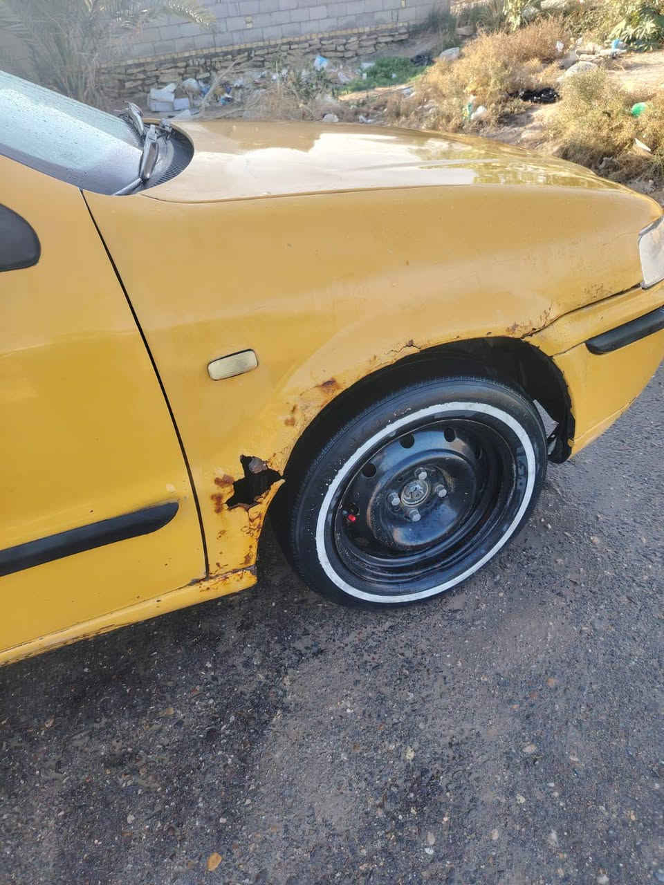 السلام عليكم سمند 2010 كير مكينه خير من الله الكشر شوفت عينك سنويه منتهيه صارله 3 سنوات تخم تاير بيه لايتات زنون عوزه ترتيبات بصيطه السعر 19 وبيه مجال
***********
