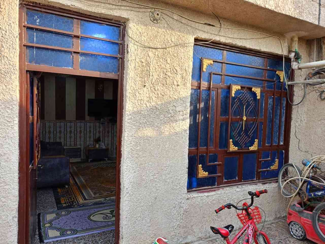 للبيع مساحه ٢٠٠م قاطين مسلح ٤غرف وصاله وستقبال خدمات كامله بدايه المنطقة ***********
