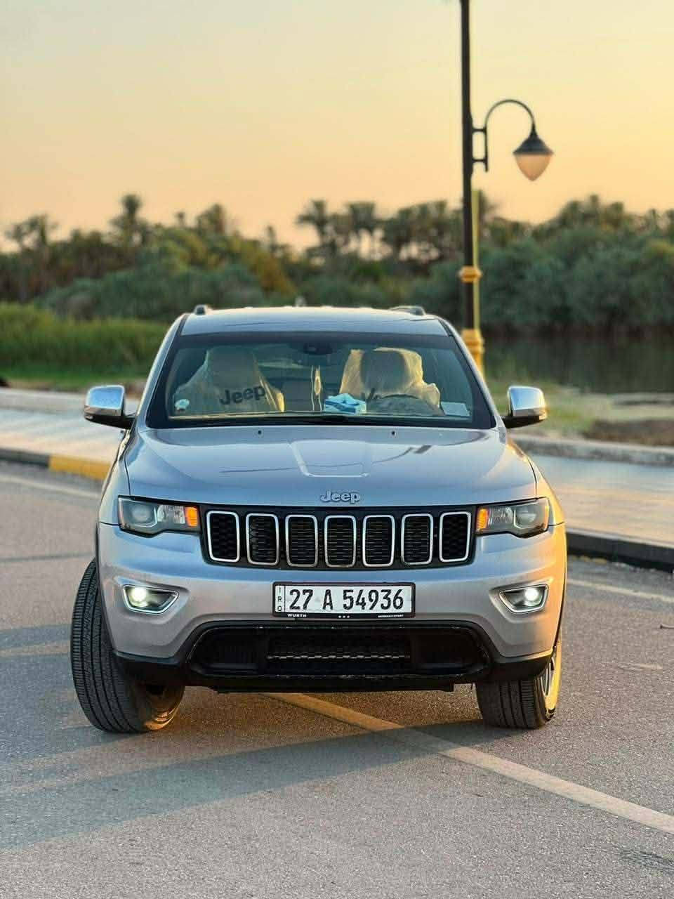 السلام عليكم
للبيع
Jeep Grand Cherokee Limited 2018
جيب جراند شيروكي ليميتد 2018
ماشيه 120
سياره كفاله كير ومكينه حداديه وتخم تاير وتبريد كله كارتون
رقم ذي قار انگليزي تحويل مباشر
✅ المواصفات :

🎨 اللون: سلفر
🌍 وارد أمريكي

⚙️ محرك 3.6 لتر
🔩 6 سلندر
🔧 جير أوتوماتيك
🛞 دفع AWD
💿 جنوط 18 إنش
💎 المواصفات:
رادار
توقف ذاتي عند التحذير
• شاشة لمس
• بلوتوث
• Android Auto
• كاميرا خلفية
• حساسات أمامية
• حساسات خلفية
• مقاعد جلد
• تحكم كهربائي بالمقاعد
• مثبت سرعة
• بصمة وتشغيل ذكي
• مكيف أوتوماتيك
• نظام تحكم بالمقود
✅ فئة ليمتد
✅ ما عدا الفتحة
الضرر
✅ جاملغ وبنيد بدون دواخل
مكاني ناصريه/قلعة سكر
سعر ١٨٩ بيه مجال

‭***********‬
