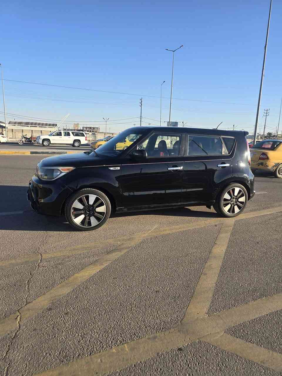 سلام عليكم للبيع  موديل 2016  فول مواصفات سعره 118 ورقه بيه مجال حك جيه.  *********** مكان كربلاء  بيه بنيد فقط  بدون دواخل مكينه 2000.
