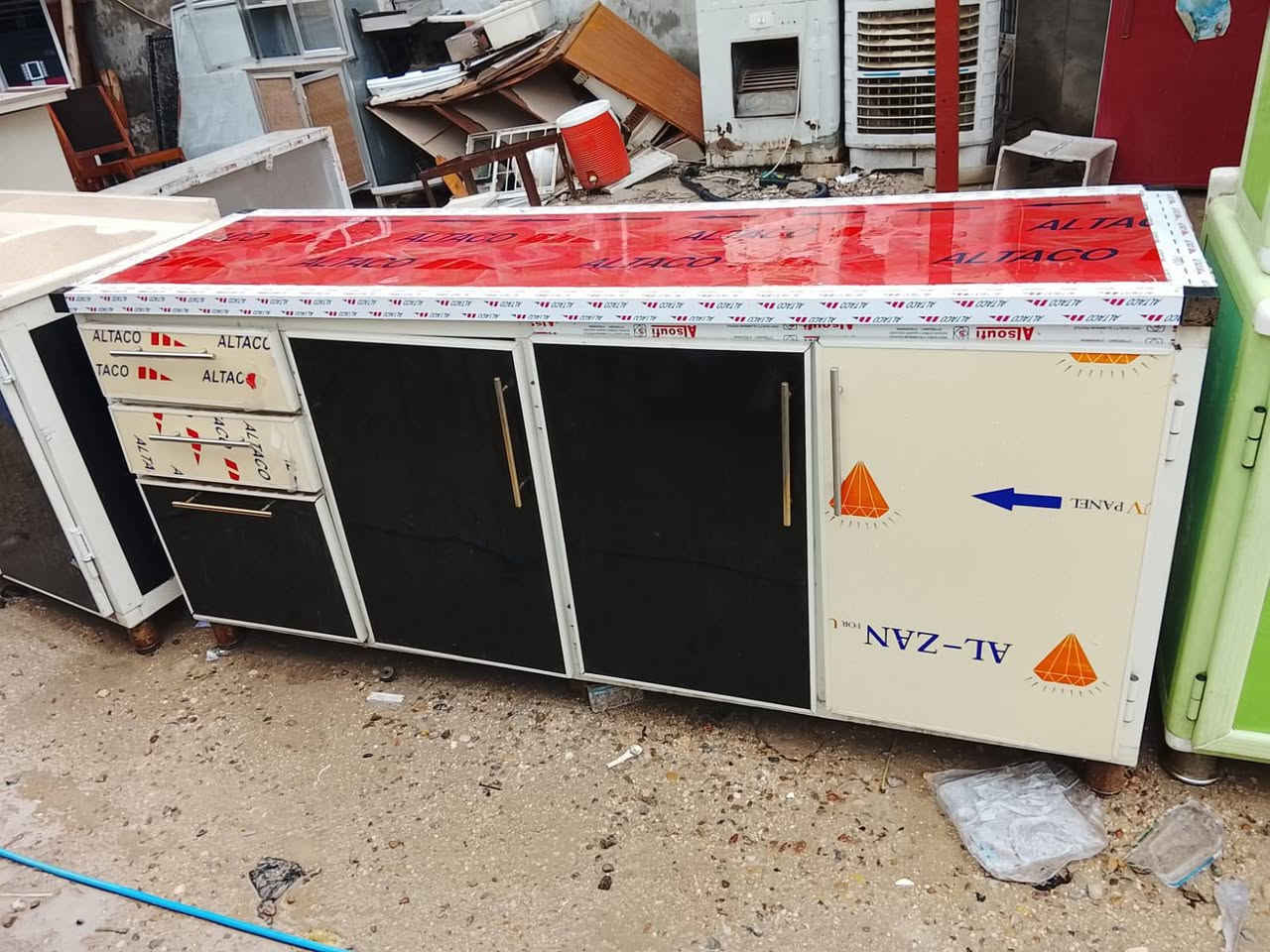 كاونتر مترين مع ملحق مع سنكي متر مرمر نضيف كلش للبيع التواصل خاص عنواني ديوانية  حيعسكري قرب فلكت العلماء *********** بي واساب
