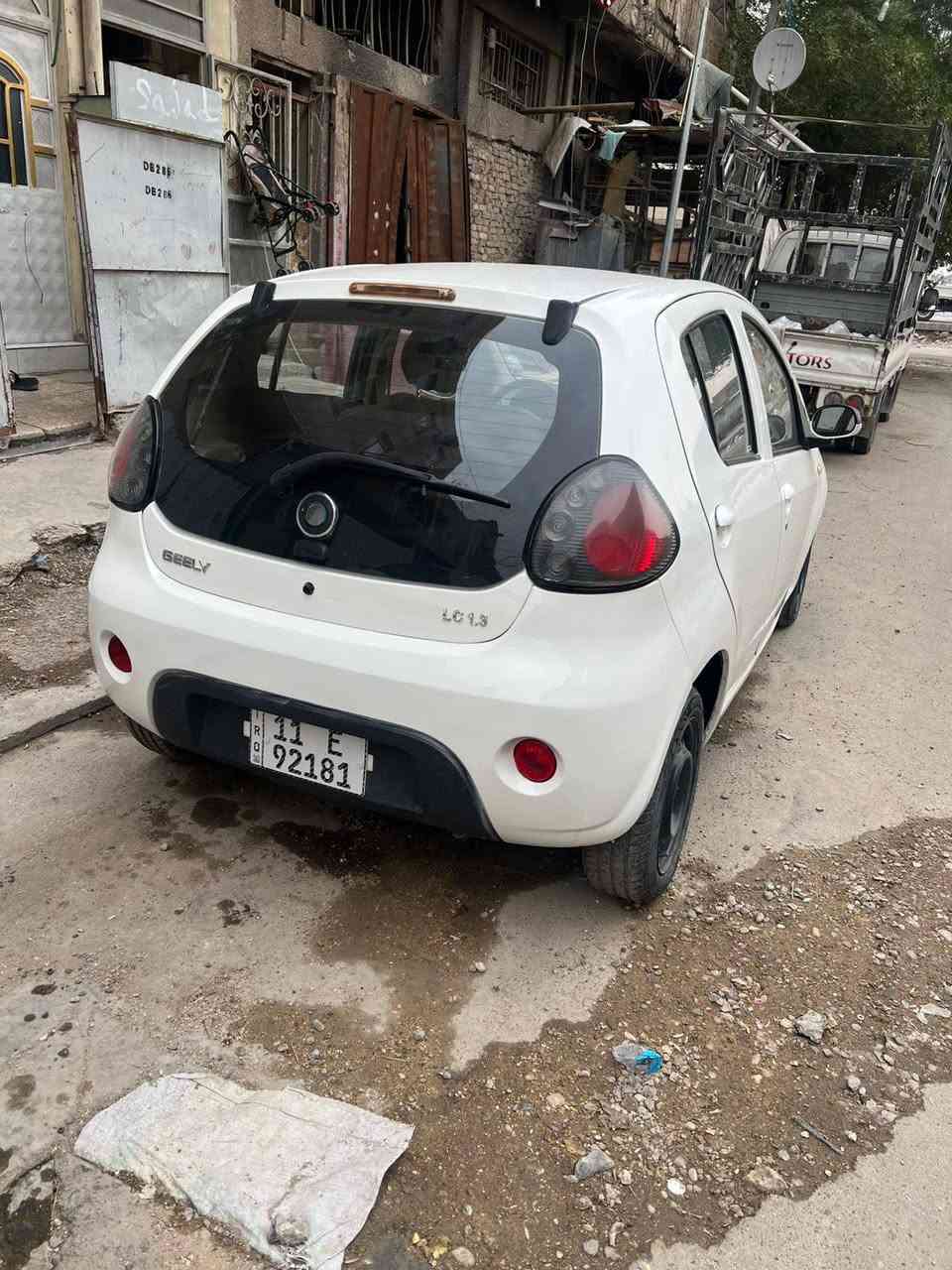 يا الله باندا للبيع موديل ١٣ كير مكينه صدر خير من الله كشر سياره مصبوغة داخلها نضيف مدوشمه شاشه سياره كامره بيها تخم تاير نضيف سنويه جديده رقمها انكليزي مكان سياره بغداد الاعظميه السعر ٤١ اتصال ***********
