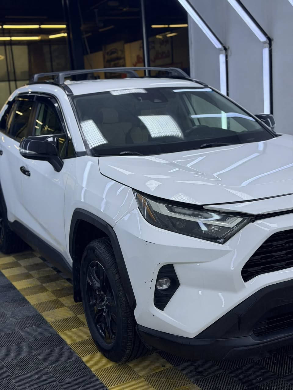 السلام عليكم راف فور 2023 LE
محرك 2500 هايبرد مواصفات الLE معروفه 

السياره ماشيه ٤٧ الف كيلو 

ضرر السياره بنيد مبدل نفس اللون و شويه صبغ بالجامرلغ سياره جدا نظيفه و حلوه رقم بغداد بأسمي 

عنواني ديالى بعقوبة تفاصيل اكثر علخاص 
***********
