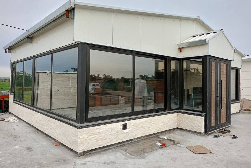 وەستا هژار  ***********
بۆ دروستکردنی بینای ئاسنو سەندویچ پەنەڵ  بۆ باخو مەزرەعەکانتان  یان  بۆقاتی دوەم لەسەربانی ماڵەکانتان
