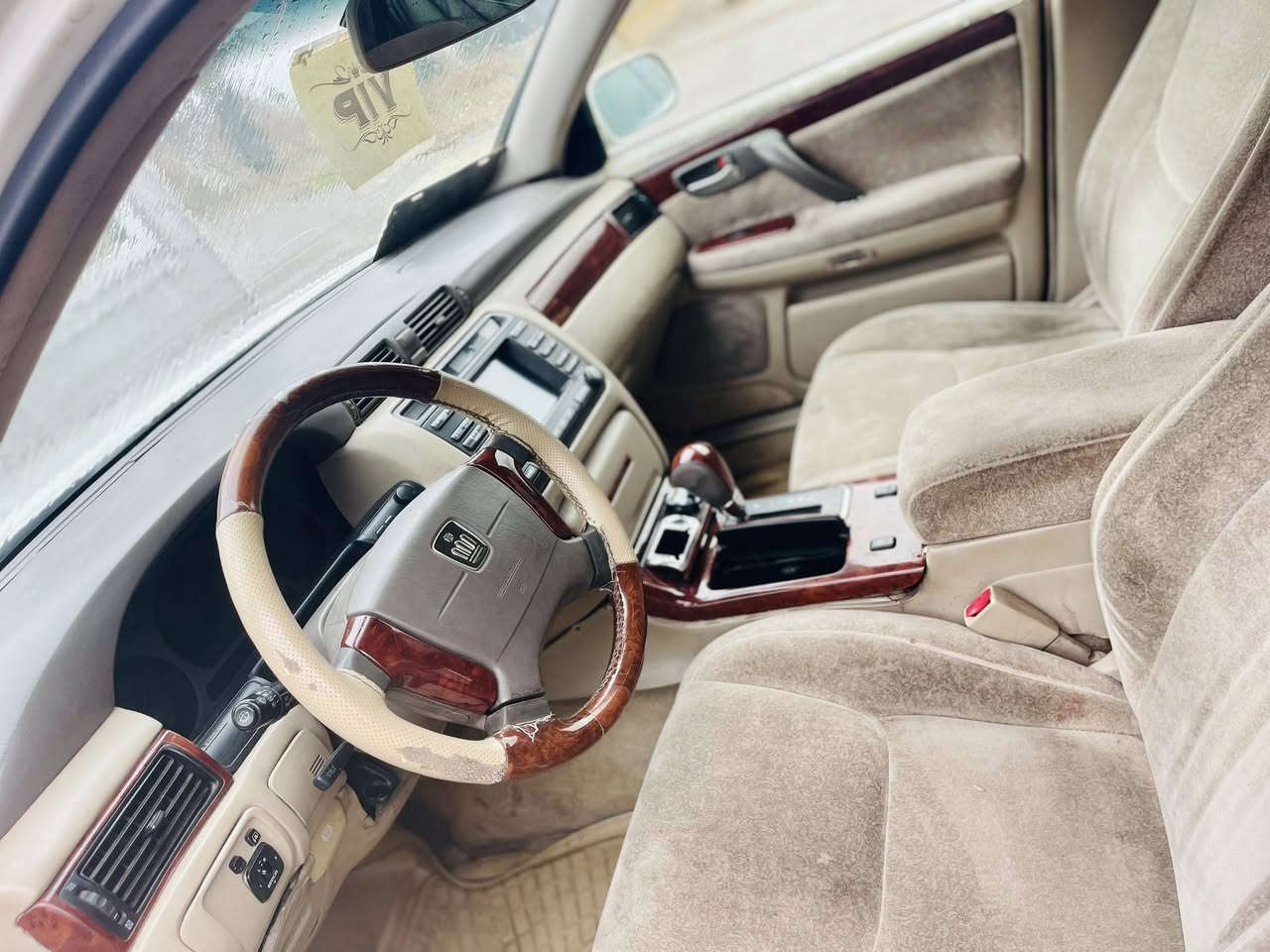 بڕاوە 2003
جوانترین مواسەفات ❤️

مەکینە دیفۆڕی بچوک 171
دوو دوگمە 
چوار کوشن کارەبا
پەردە
چوار جام ئۆتۆ
ئاوینە کارەبا
دەشبڵ نەجەف ڕەقەم یەک
ناو زەرد
کریستاڵ
باڵی سنوق
چوار تایەی تازە
کامل سێرڤس چرکەی تیا نیە
سەرف و بوخار و دوکەڵ بەشەرت 
تەبرید سرد و گەرم تەجیل و سەماعە کارەبایات هەموی بەشەرت 

زانیاریەکان بخوێنۆ ئینجا پەیوەندی بکە ڕەحمەتت لێبێ❤️👍

سعری ۳٥ گڵا
شوین نزیک سلێمانی
***********
