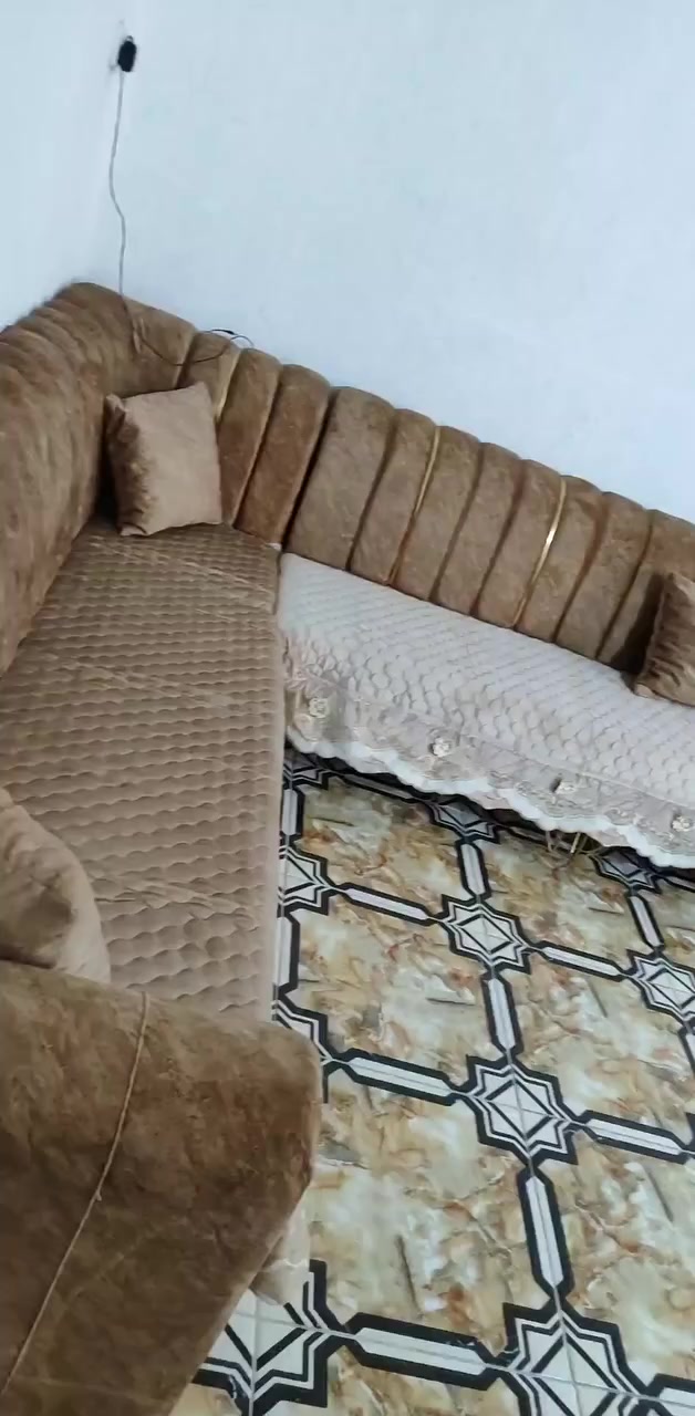 ديوان للبيع ٢٢ مقعد ١١ متر اخو الجديد نظيف كلش مابيه اي ضرر او كسر السعر ٥٠٠ قفل والمفرش الي عليه ويا هديه  المكان طويريج الجمعيه عالجدول
للتواصل ***********واتساب  بس الي يريد يشتري يتصل رجائا  المعلومات كوله موجوده بالمنشور
